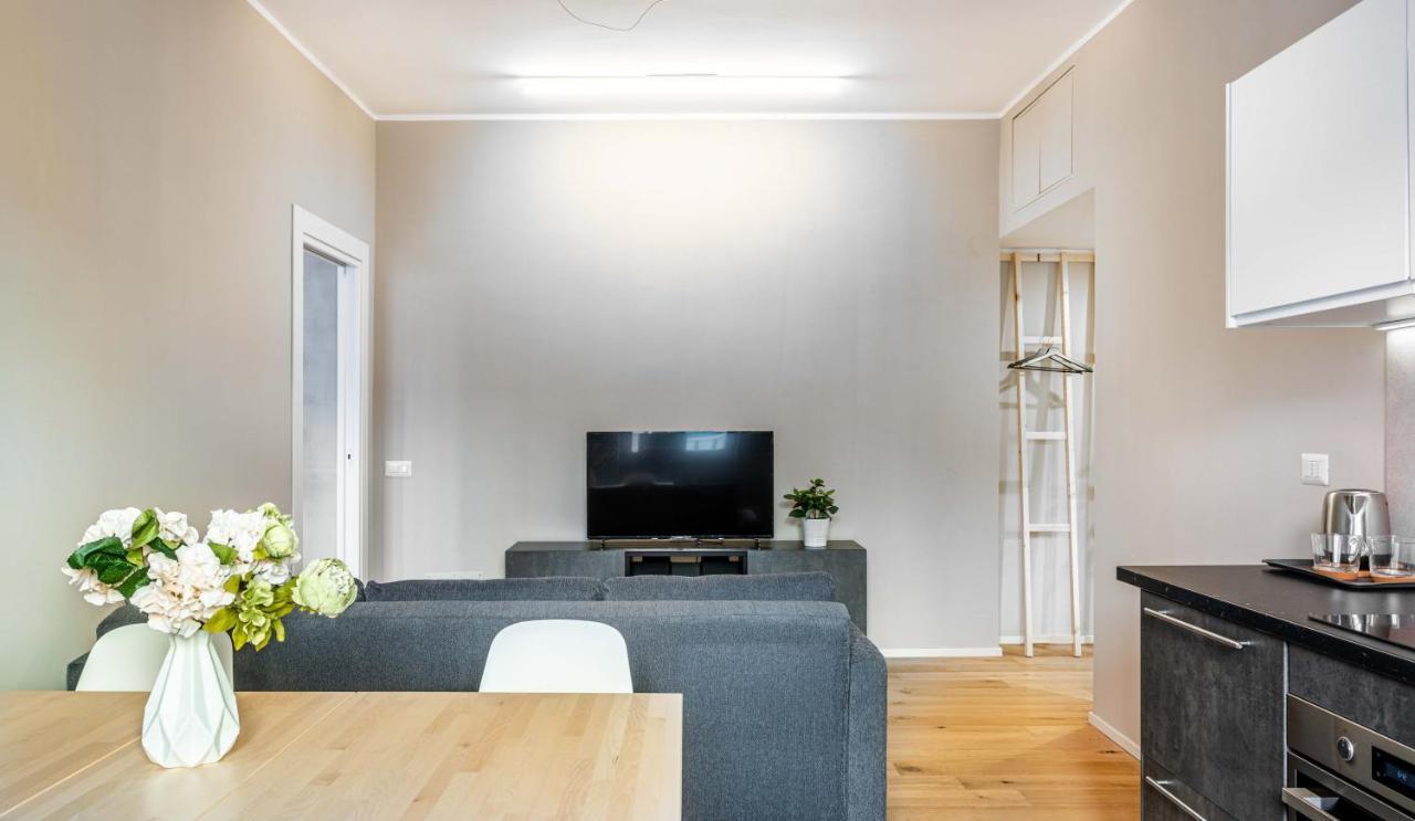 Joivy Charming Flat With Desk Apartment มิลาน ภายนอก รูปภาพ